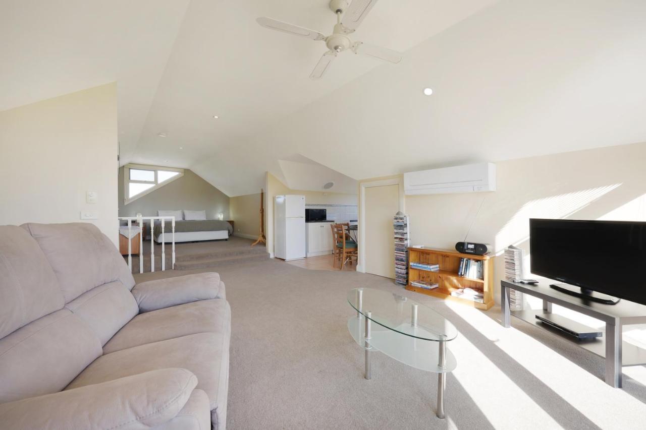Logans Beach Apartments - The Loft Warrnambool Exteriör bild