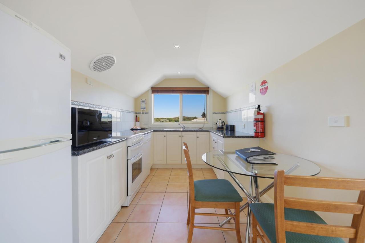 Logans Beach Apartments - The Loft Warrnambool Exteriör bild