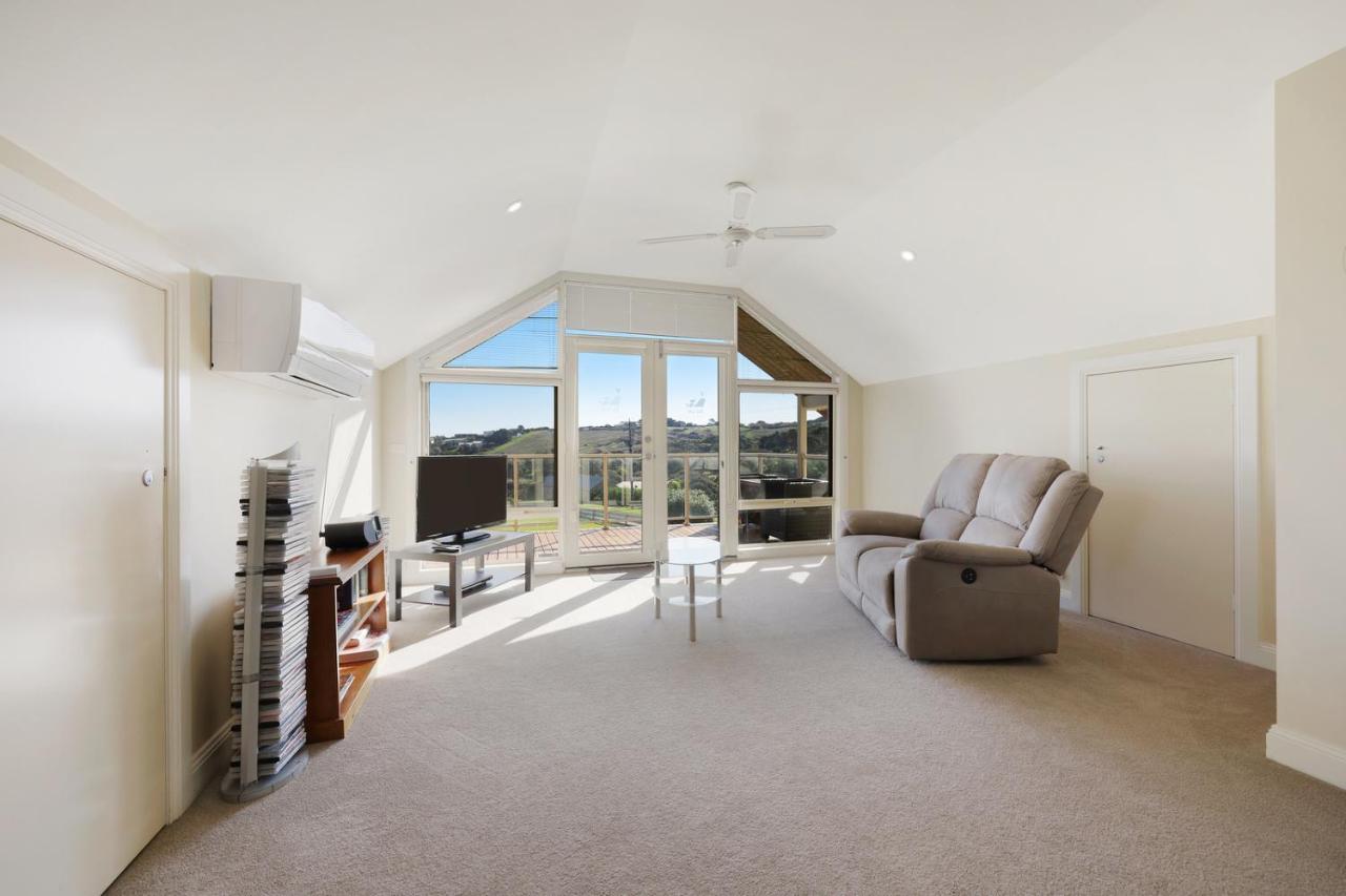 Logans Beach Apartments - The Loft Warrnambool Exteriör bild